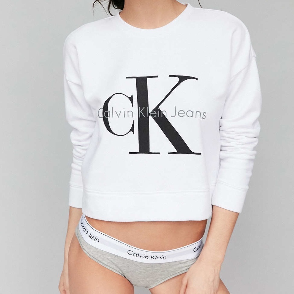 Calvin Klein Cropped Pullover Sweatshirt
